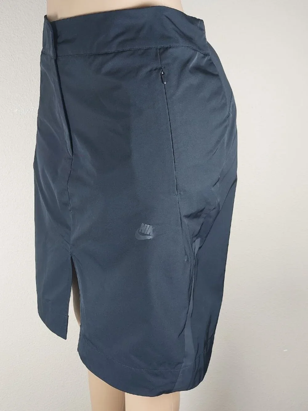 Nike Women's Black Sportswear Bonded Front Slit Casual A-Line Skirt Size L